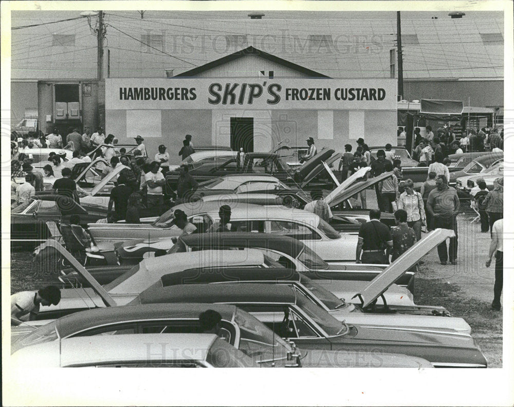 1983 Press Photo Skip&#39;s Drive-in Regulars Reunite - Historic Images