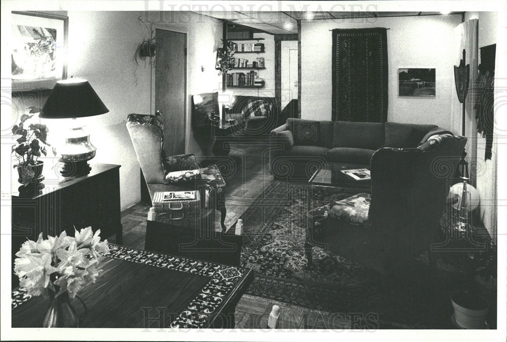 1980 Press Photo Kitchen bathroom Bed Studio Apartment  - Historic Images