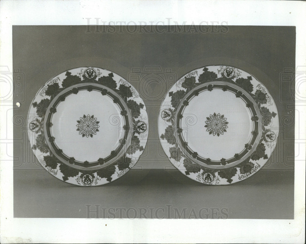 1970 Press Photo Czar Nicholas porcelain soup plates  - Historic Images