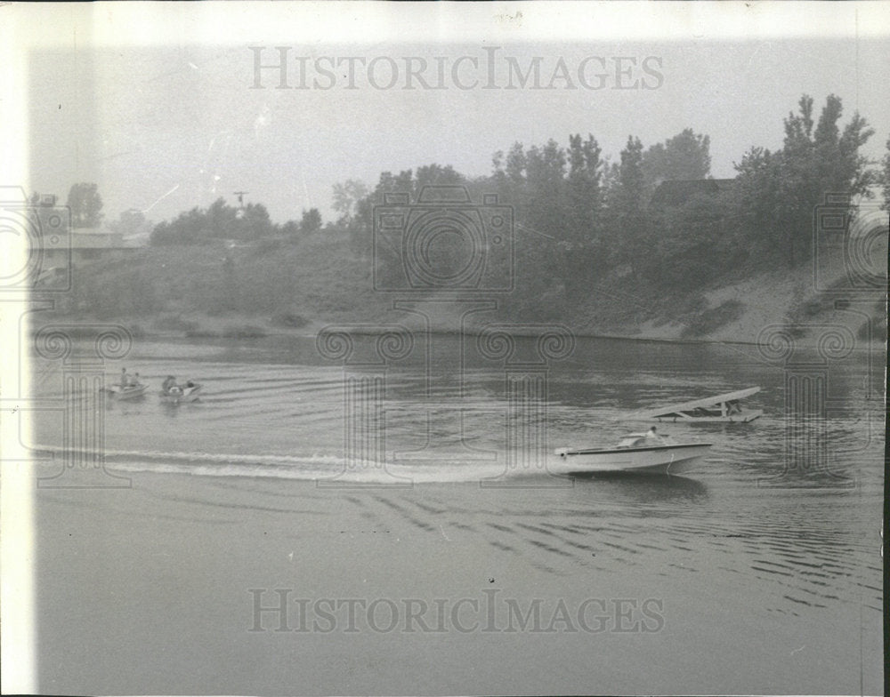 1960 Press Photo Water Skiing Speed Boating Sport  - Historic Images