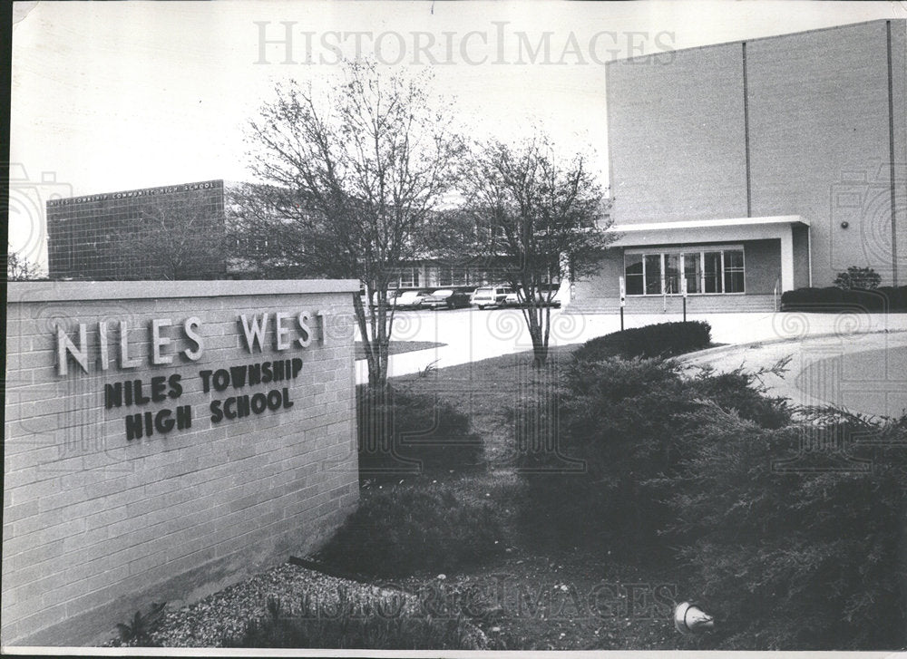 1967 Press Photo Niles West High Schol Merit Library - Historic Images