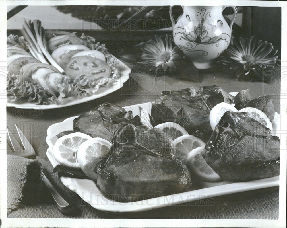 1980 Press Photo Broiled Lemon Pork Chop - Historic Images
