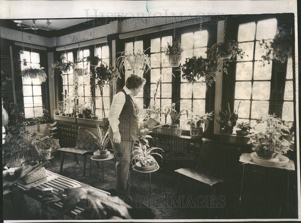 1975 Press Photo Dr.Frieda Dixon&#39;s Plant Filled Porch - Historic Images