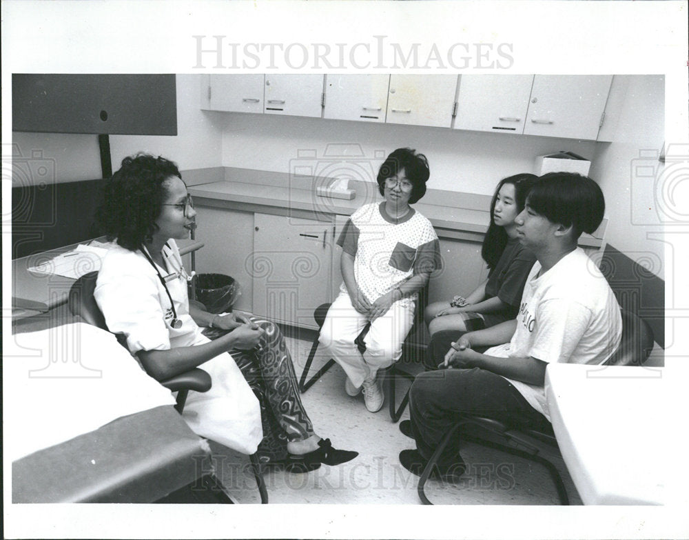 1993 Press Photo Dr Virginia Bishop Chicago University  - Historic Images
