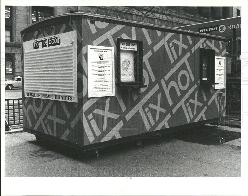 1980 Press Photo Tix Trailer Art Daley Plaza Lenahah   - Historic Images
