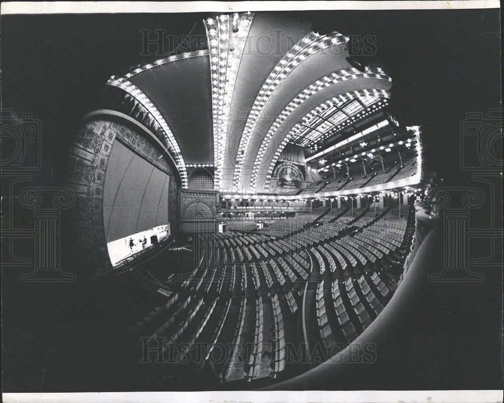 1967 Press Photo Soaring Arches Lights Auditorium  - Historic Images