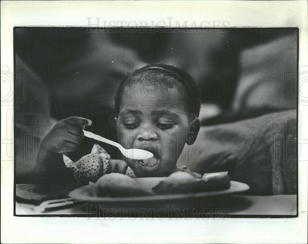 1982 Press Photo Ethereal Fox Turkey Dinner Ashland   - Historic Images
