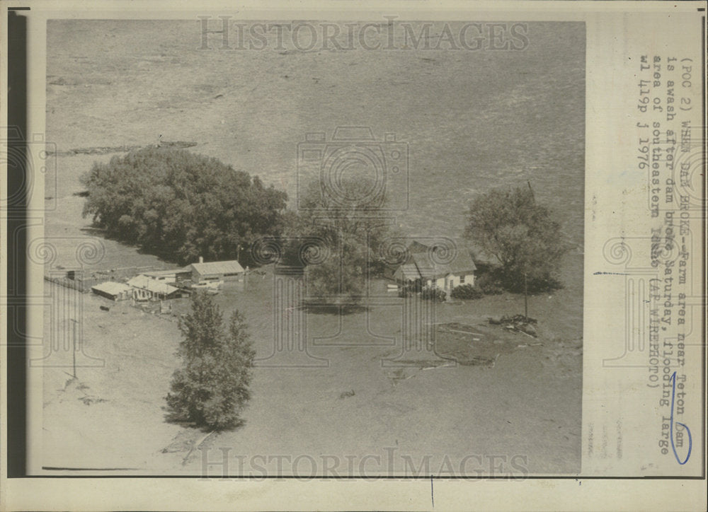 1976 Press Photo Farm area Tetons Dam Broke awash Idaho - Historic Images