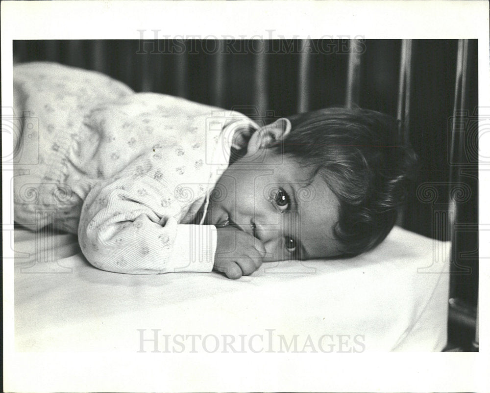 1965 Press Photo Thumb Sucking Child  - Historic Images