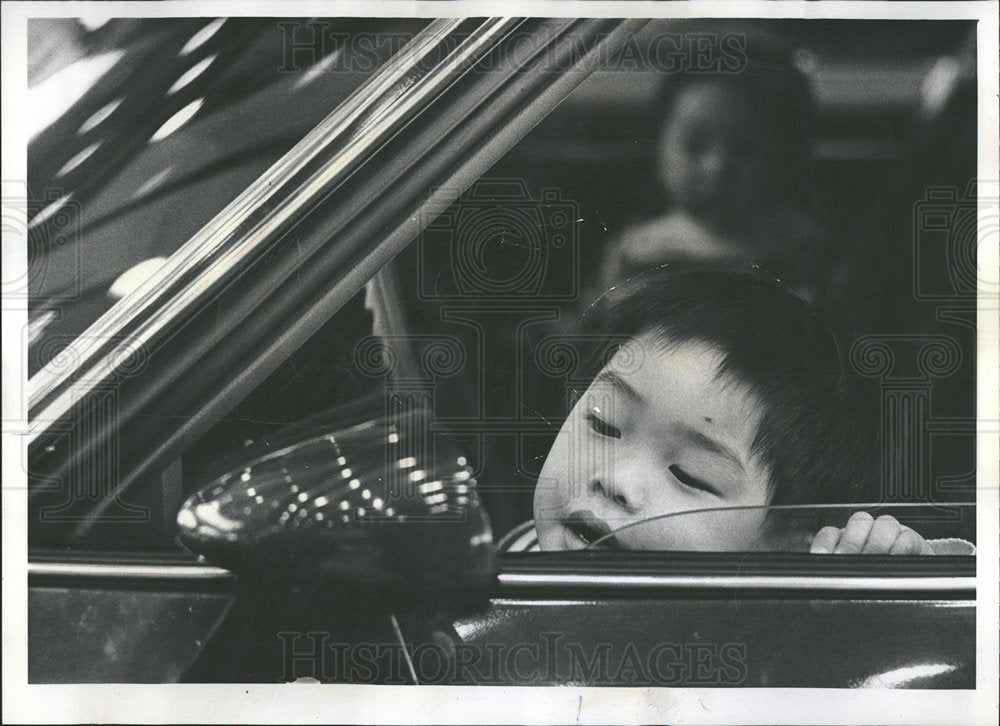 1976 Press Photo Tjee Ching Yen Paul Chung Sleek hard  - Historic Images