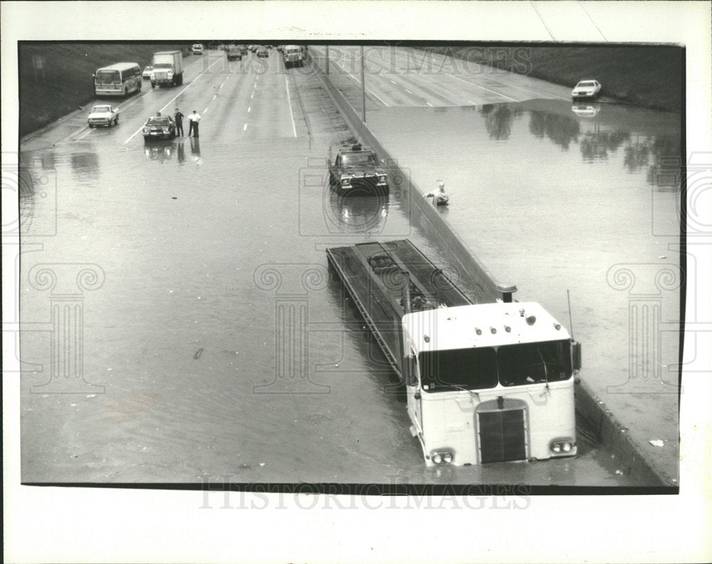 1986 Press Photo Floodisner Michigan Martin Road - Historic Images