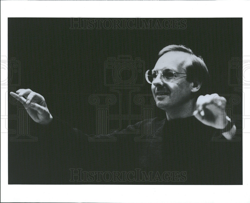 1990 Press Photo Nicholas McGegan OBE Conductor Music - Historic Images