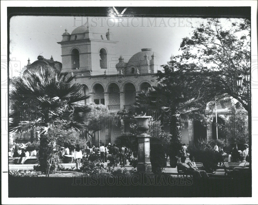 1983 Press Photo Arequipa&#39;s Plaza de Armas - Historic Images