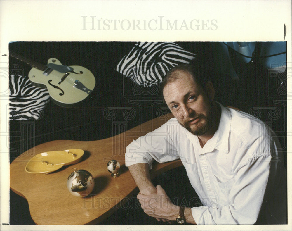 1992 Press Photo Todd Mac Intosh, Art Director  - Historic Images