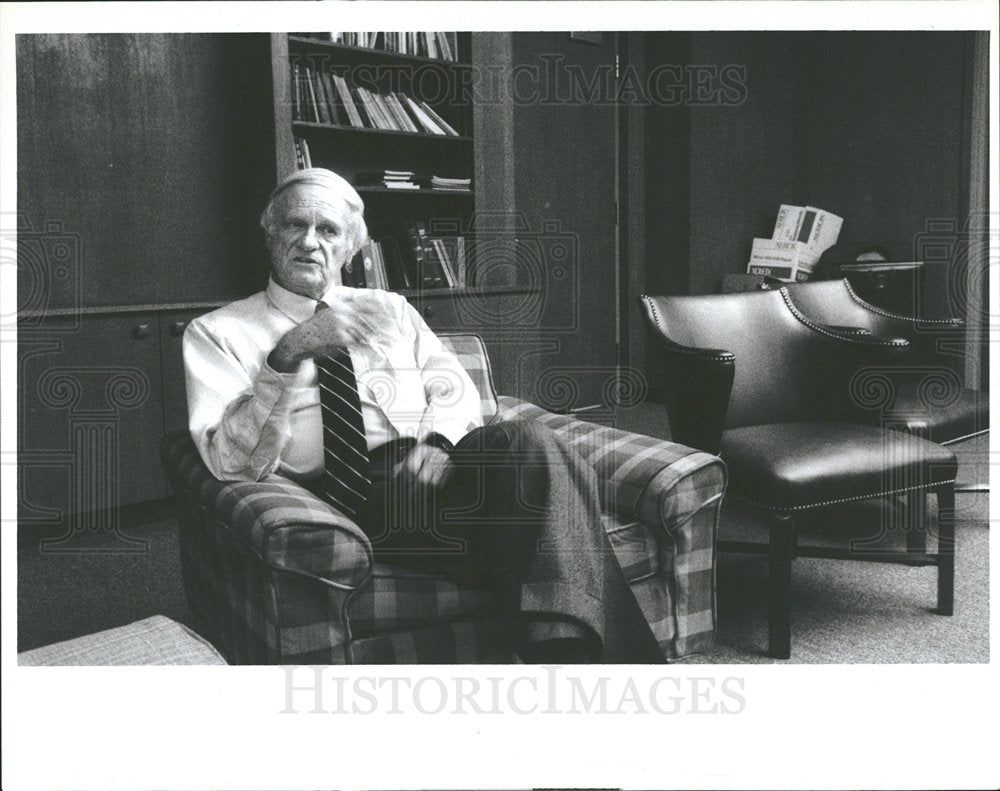 1990 Press Photo Catholic Bishop H. Coleman McGehee  - Historic Images