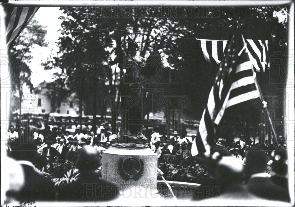Press Photo Russell Alger Monument - Historic Images