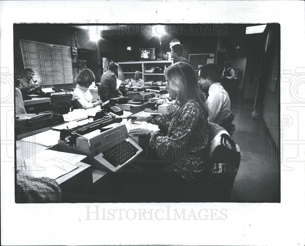 1978 Press Photo WXYZ TV Channel 7 Newswriter  - Historic Images