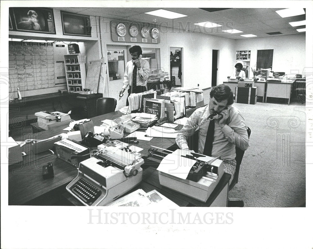 1980 Press Photo Paul Thompson Blucher TV Station - Historic Images