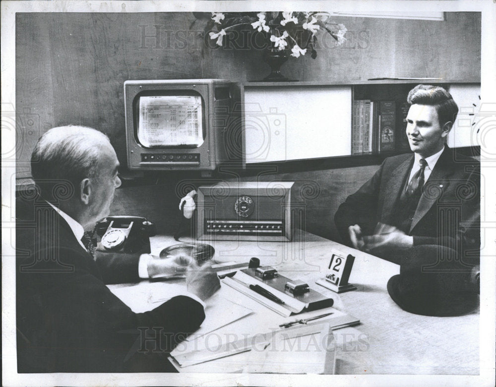 1959 Press Photo London Bank Ledger Screen Check - Historic Images