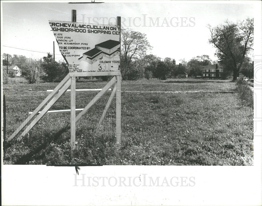 1985 Press Photo Empty lot where shopping center - Historic Images