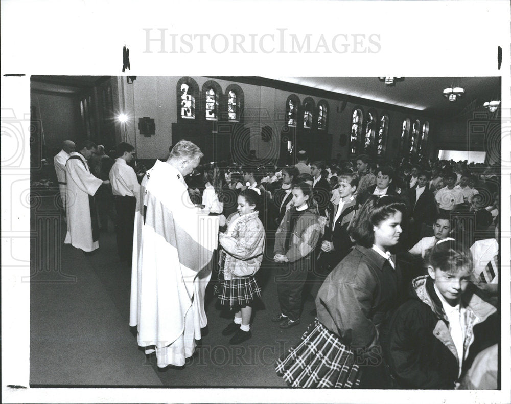 1992 Press Photo Archbishop Adam Maida Mass Group - Historic Images