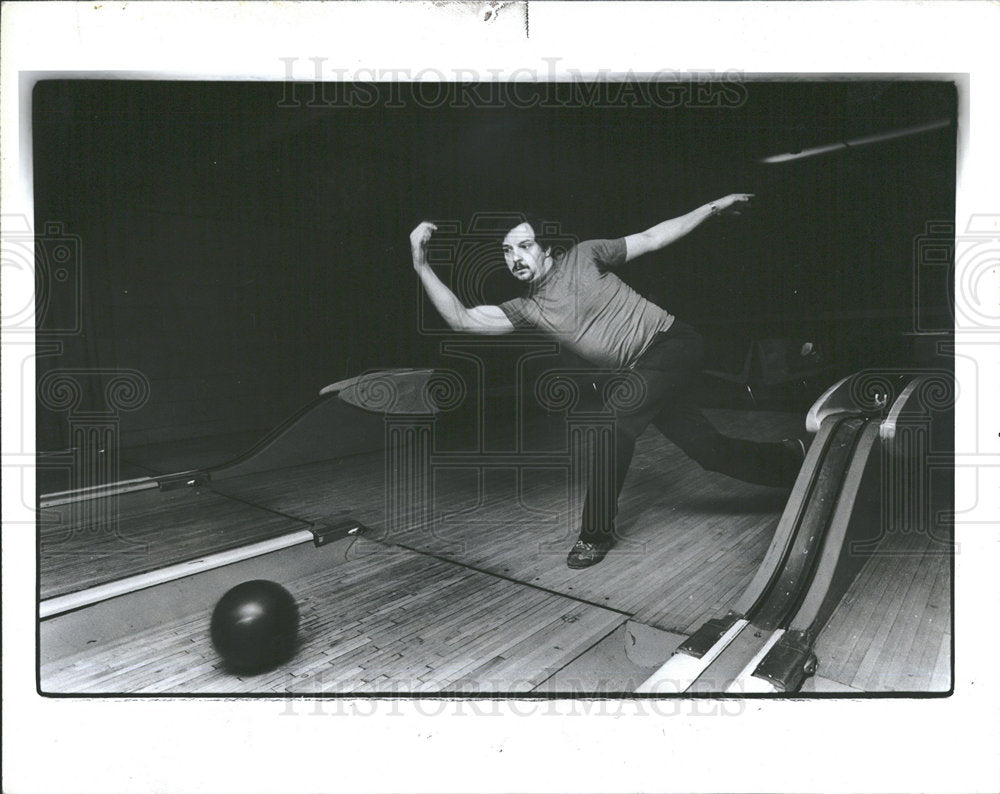 1983 Press Photo Ken McNabb rolled back games Bowler - Historic Images