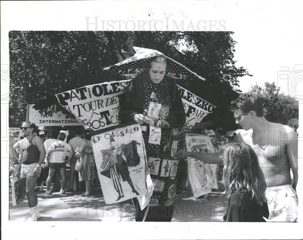 1986 Press Photo  Ann Akon at Michigan shows. - Historic Images