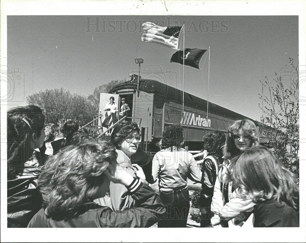 1981 Press Photo Art Shows Michigan Pas Pity Train  - Historic Images