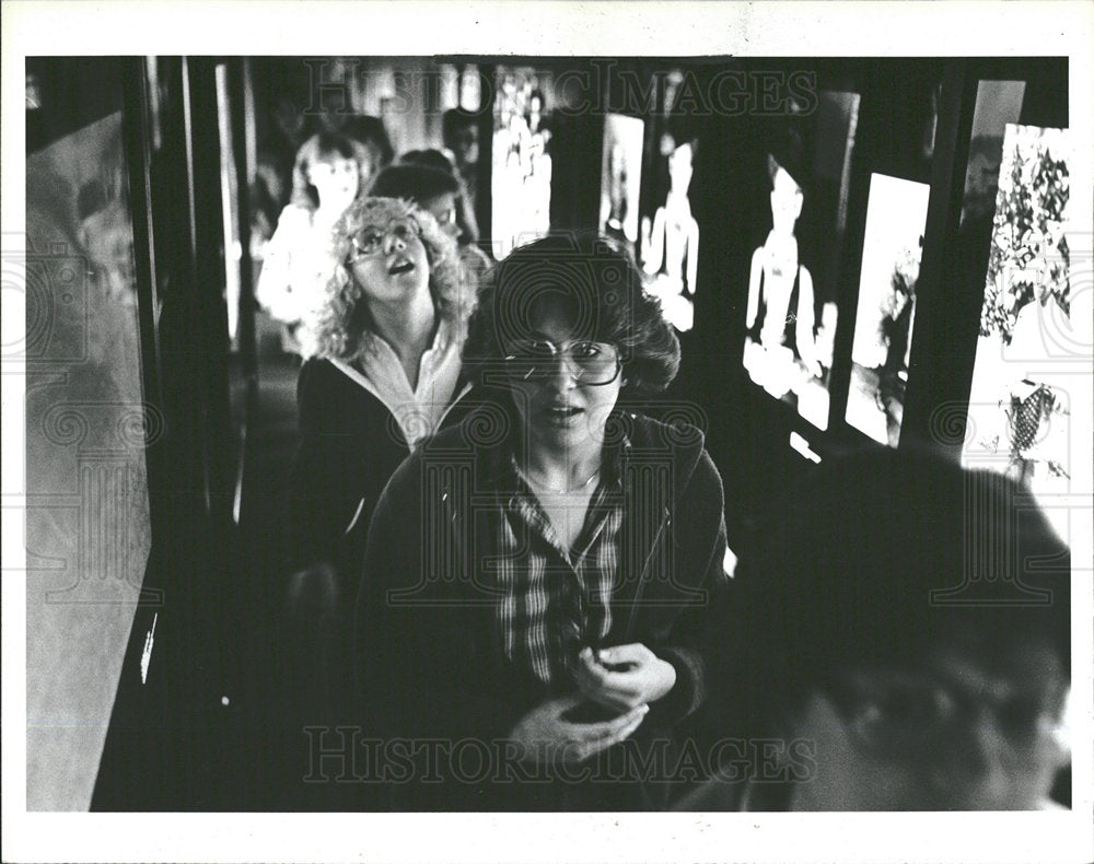1981 Press Photo Pass Train Art Show Michigan - Historic Images