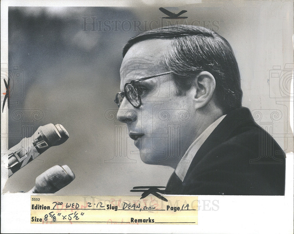 1975 Press Photo John Dean Speaking Oakland University - Historic Images