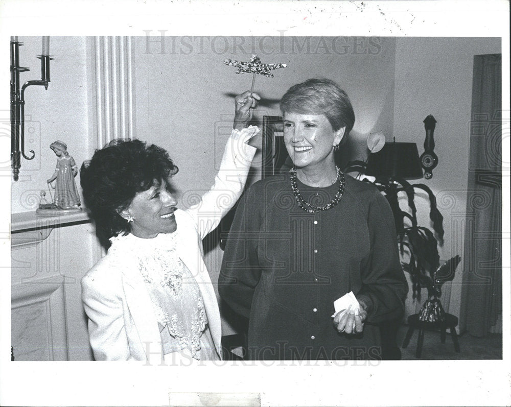 1984 Press Photo American Lung Assn Women Comte Supper - Historic Images