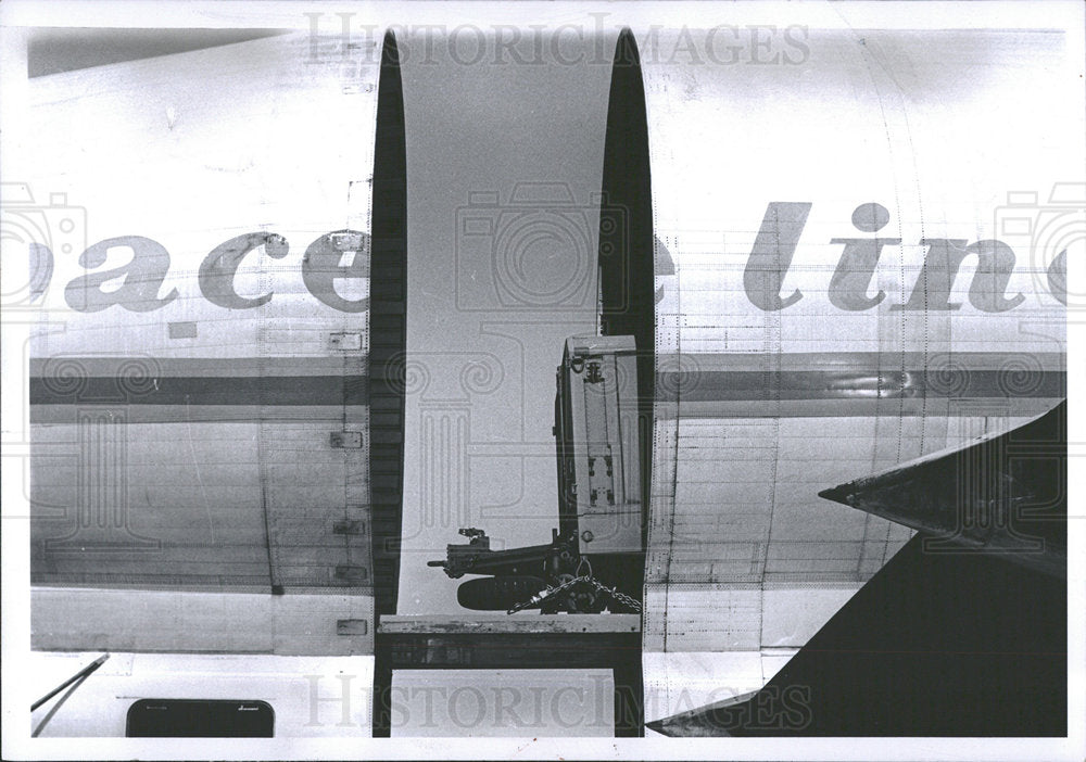 1965 Press Photo Aircraft Cargo Plane - Historic Images