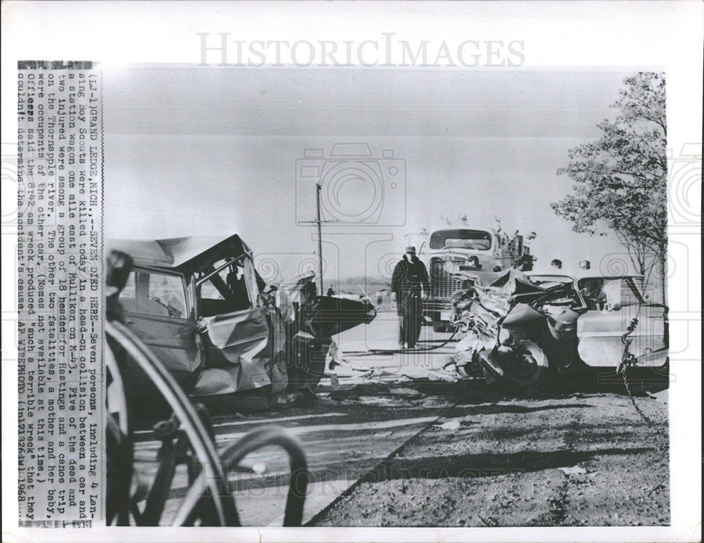 1968 Press Photo Mulliken M-43 Car Accident - Historic Images