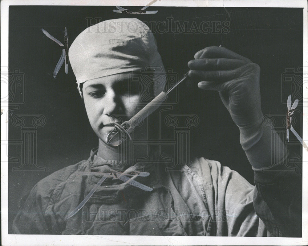 1964 Press Photo Mrs Sandra Grzywacz Harper Hospital  - Historic Images