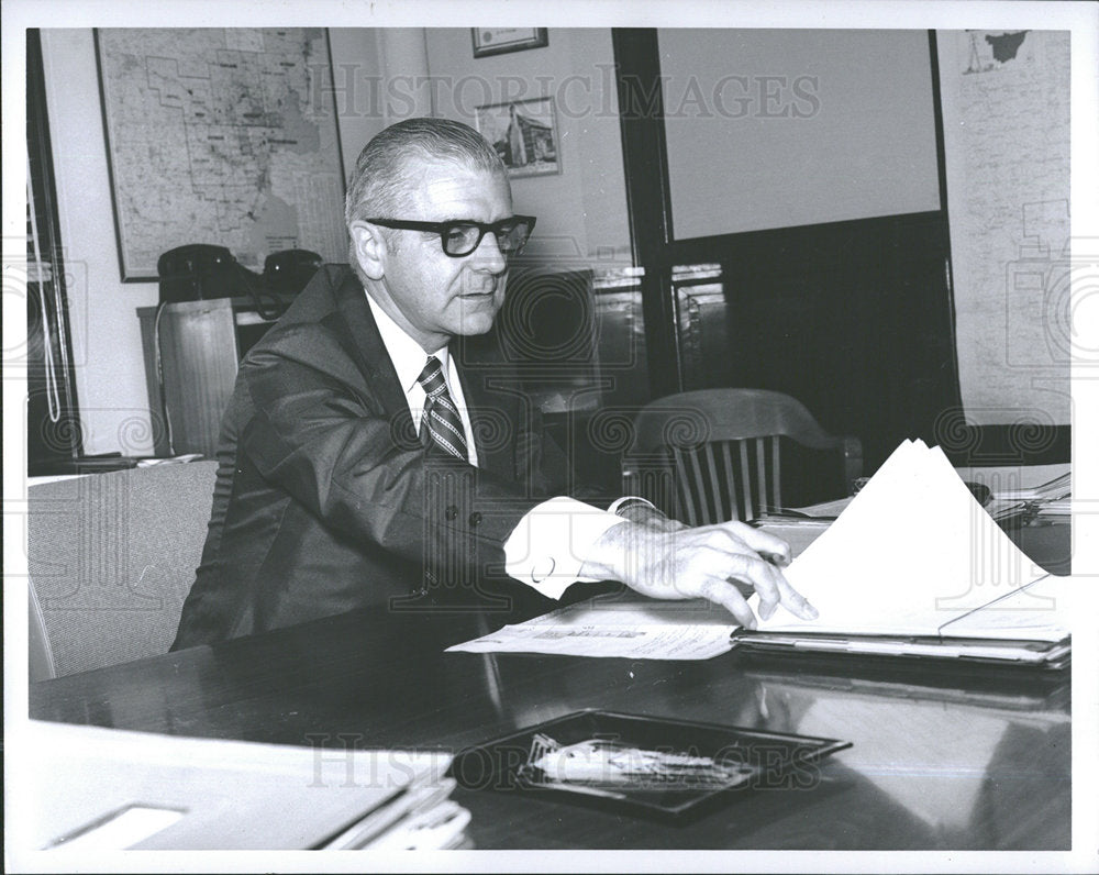 1971 Press Photo Grosse Pointe Councilman Robert Nugent - Historic Images
