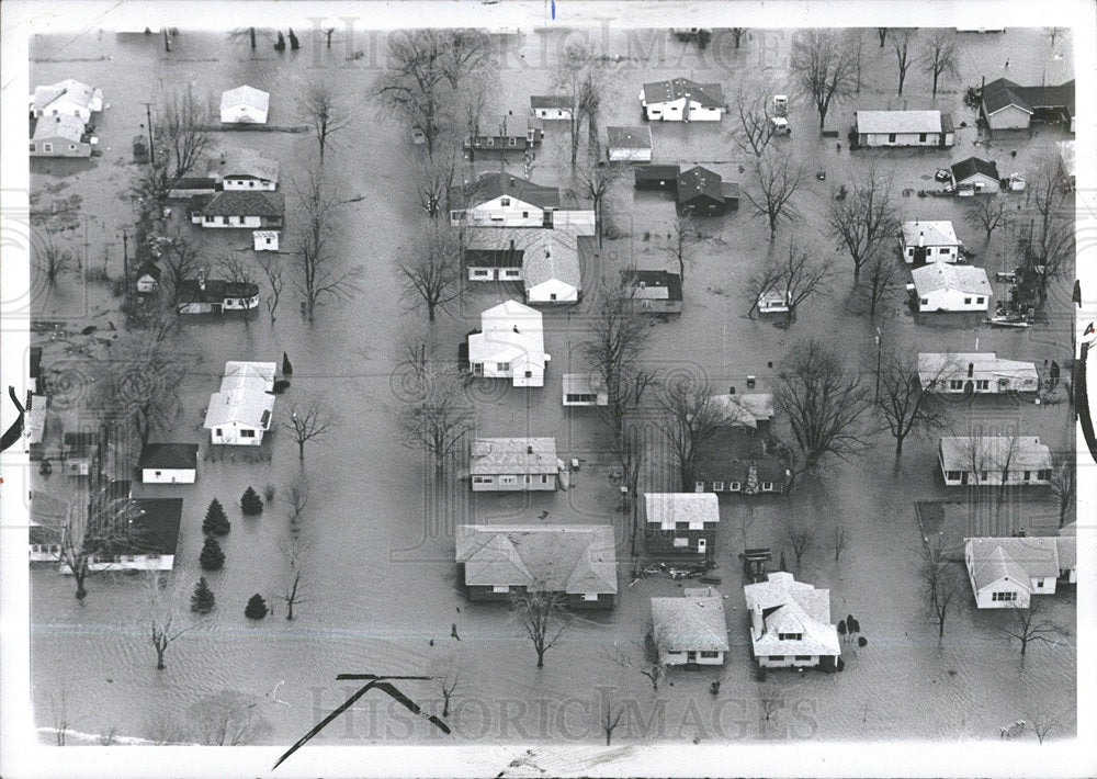 1973 Press Photo Luna Pier area Michigan Flood Homes - Historic Images