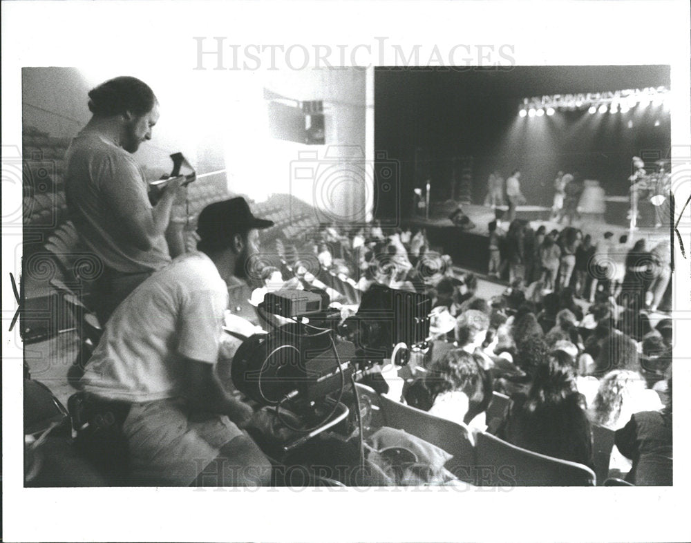 1989 Press Photo Crowd power University Ann Arbor Film - Historic Images