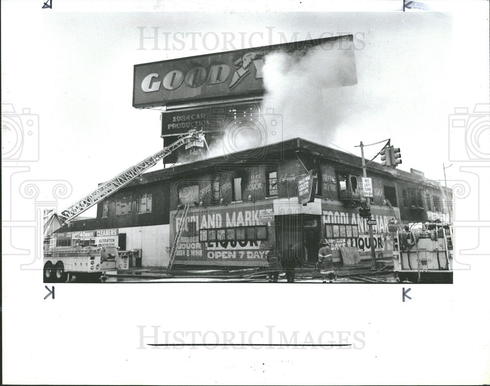 1984 Press Photo Goodyear sign top burning building - Historic Images