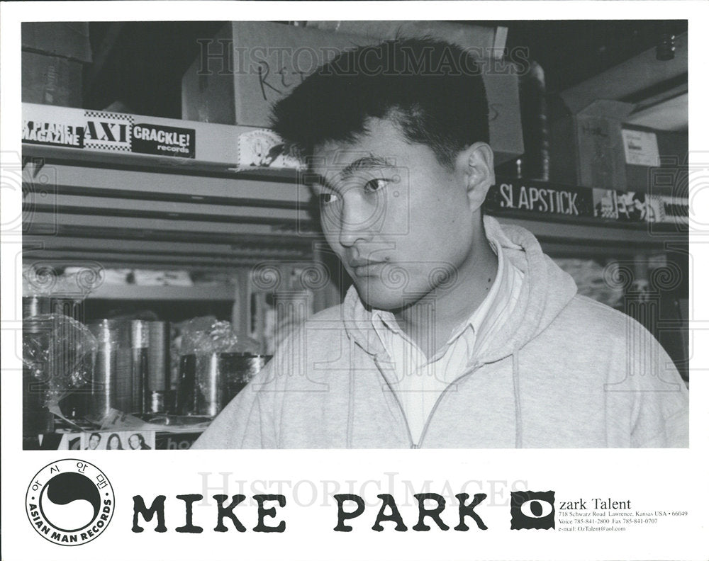 2002 Press Photo Mike Park Korean-American Musician. - Historic Images