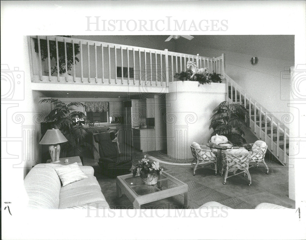 1990 Press Photo Condominium Suite Mac Ray Harbor Club - Historic Images