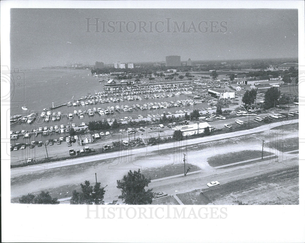 1966 Press Photo Aerial view of the Detroit Marina - Historic Images