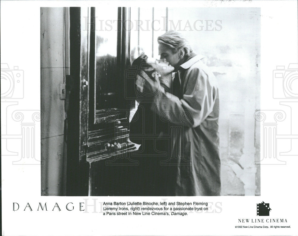 1993 Press Photo Actors Binoche Irons Damage - Historic Images
