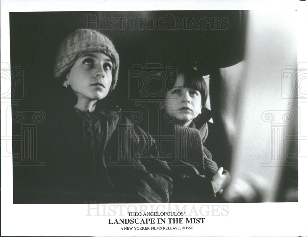1991 Press Photo Actors Palaiologou Zeke Landscape Mist - Historic Images