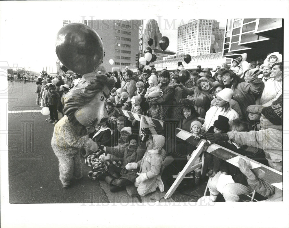 1987 Press Photo Detroit Thanksgiving Parade - Historic Images