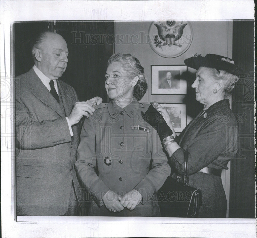 1957 emblem colonel rank Mary Milligan Army - Historic Images
