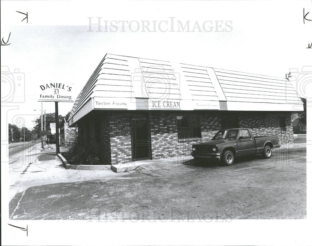 1991 Press Photo Muskegon Michigan Restaurant - Historic Images