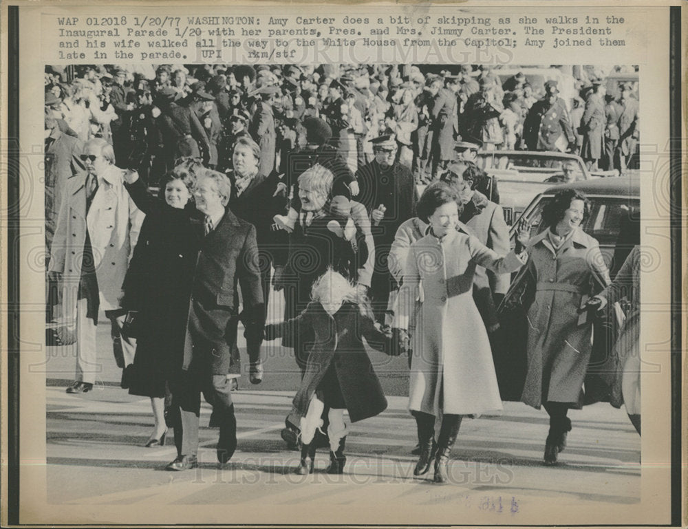 1977 Press Photo Jimmy Carter Inauguration Parade  - Historic Images