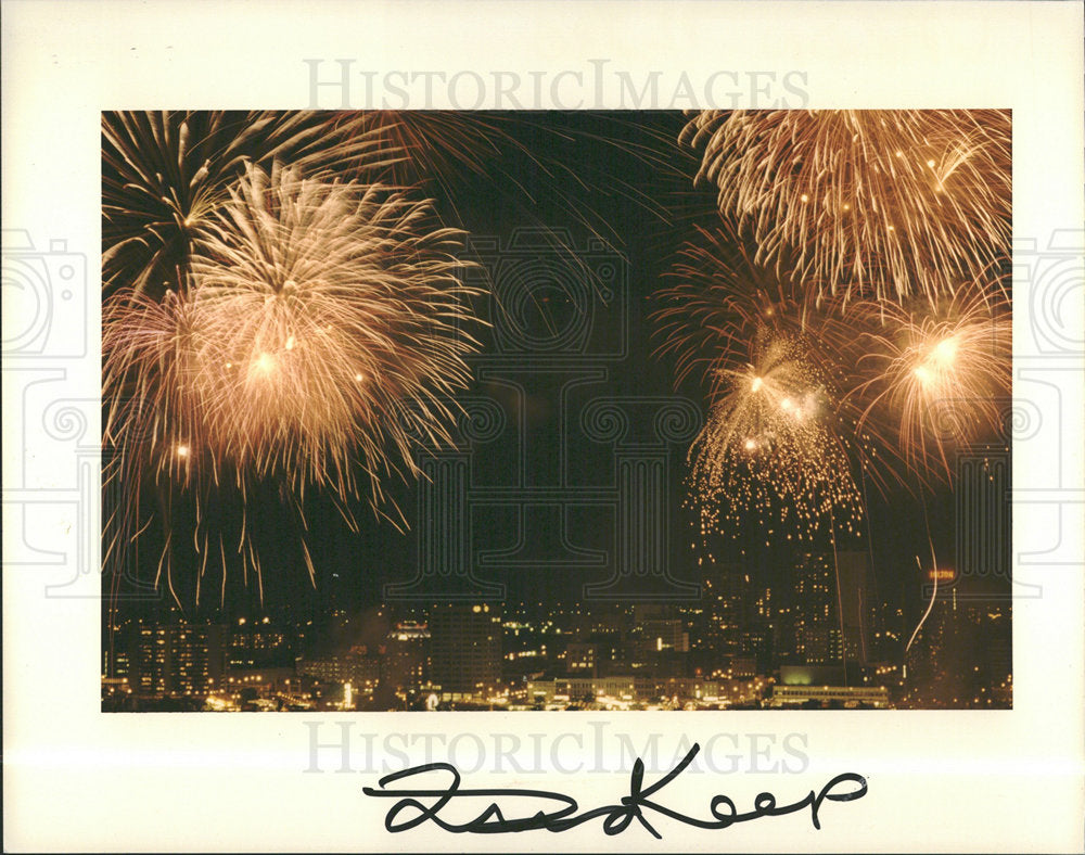 1986 Press Photo FIREWORKS NEW YORK - Historic Images