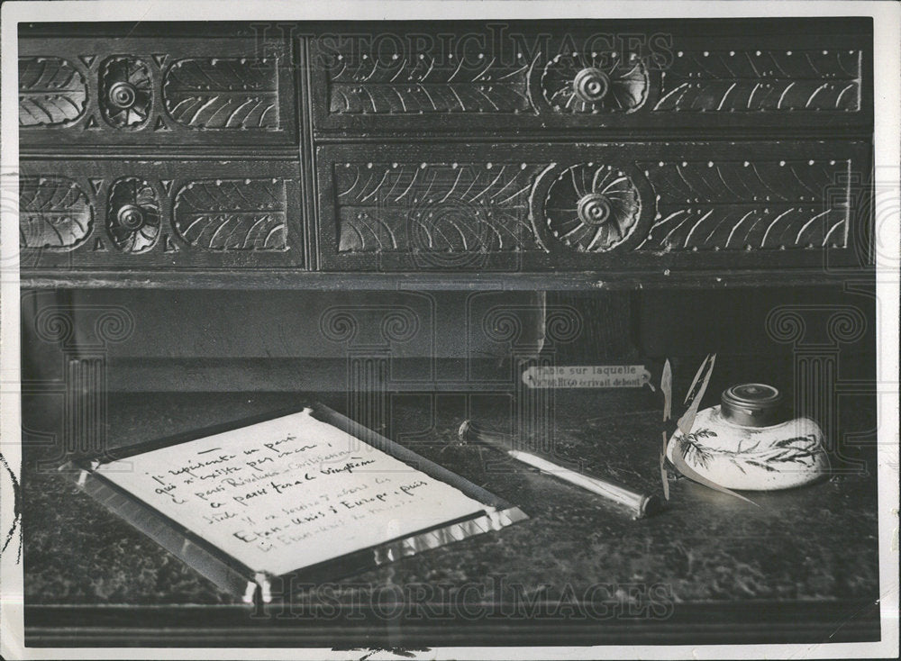 1960 Press Photo Victor Hugo&#39;s Writing Desk  - Historic Images