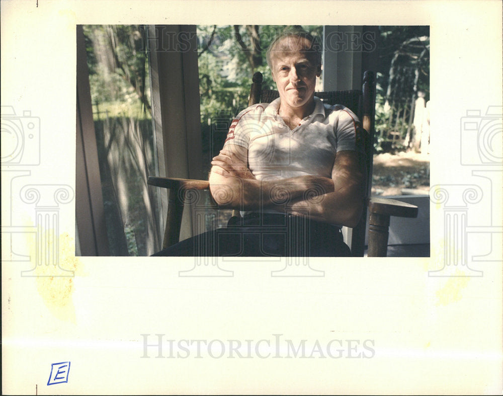 1988 Press Photo Author Sullivan Sitting Rocking Chair - Historic Images